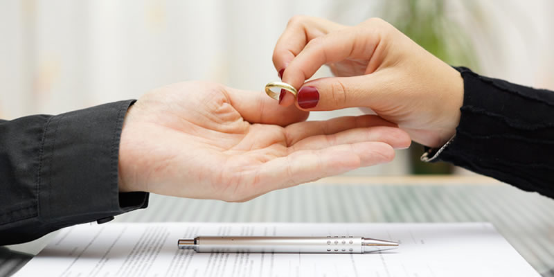 Prenuptial vs Postnuptial Agreements